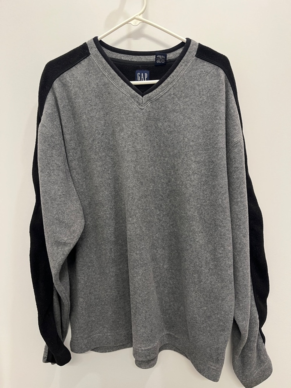 GAP Men's Gray V-Neck Sweater with Black Sleeve Panels